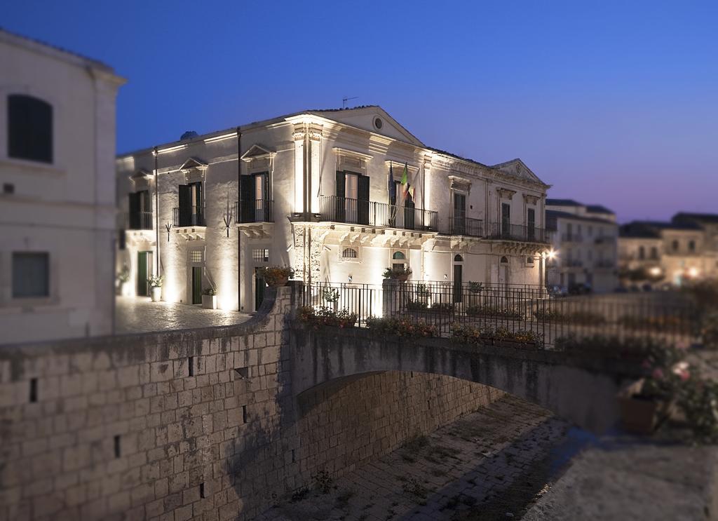 Hotel Novecento Scicli Bagian luar foto