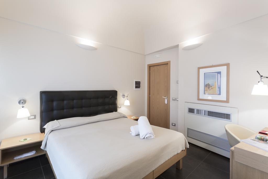 Hotel Novecento Scicli Bagian luar foto