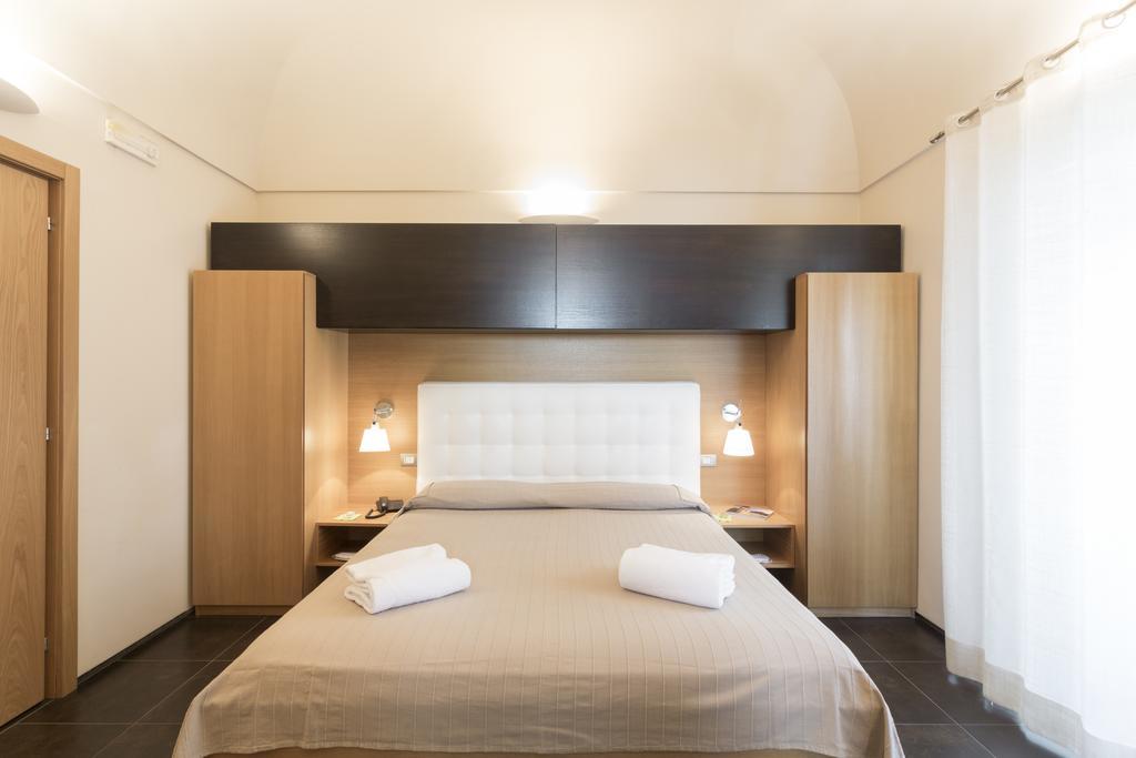 Hotel Novecento Scicli Bagian luar foto