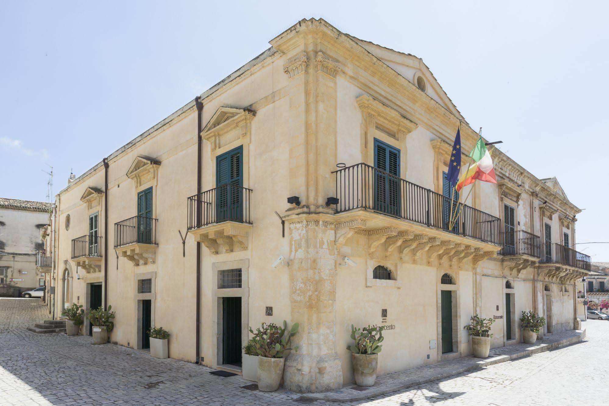 Hotel Novecento Scicli Bagian luar foto