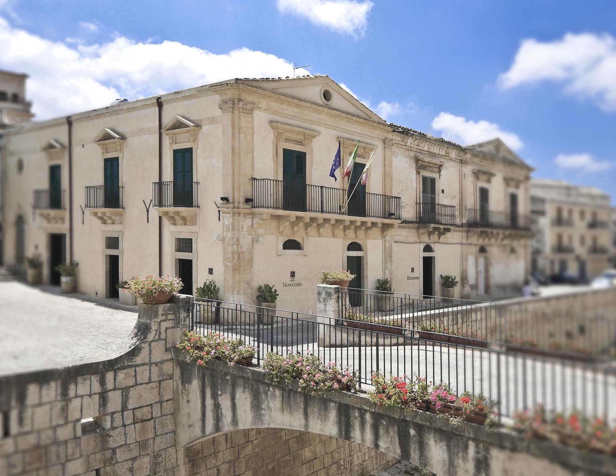 Hotel Novecento Scicli Bagian luar foto