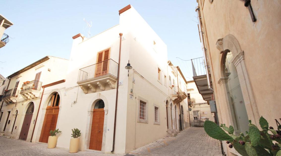 Hotel Novecento Scicli Bagian luar foto